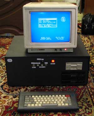 Pentagon-1024 в сборе с цветным монитором и клавиатурой
