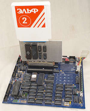 Адаптер с картриджем, установленный в компьютер KAY-1024