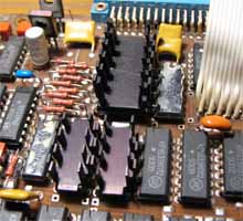 Радиаторы на микросхемах ПЗУ компьютера «Байт»